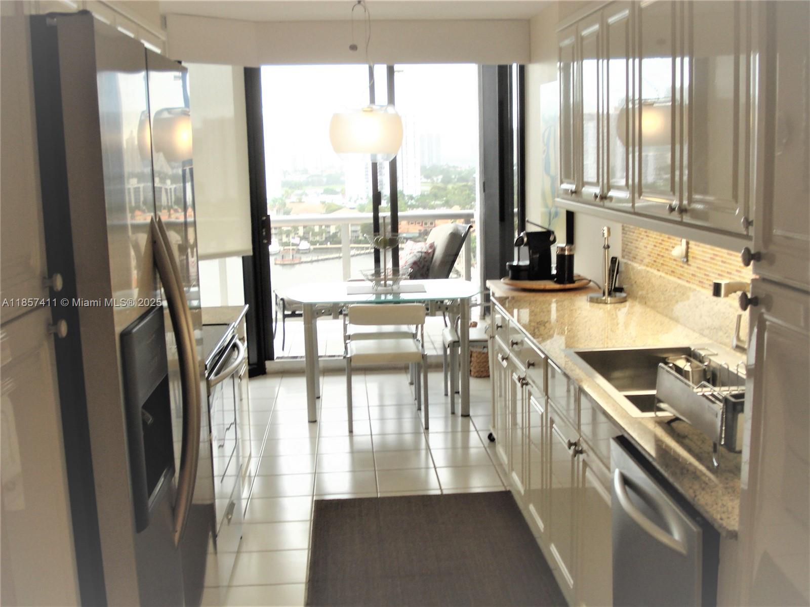 HARBOR TWS AT THE WATERWAY - Residential
