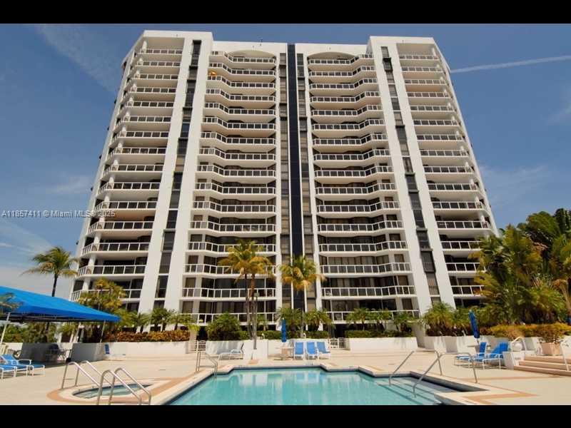 HARBOR TWS AT THE WATERWAY - Residential