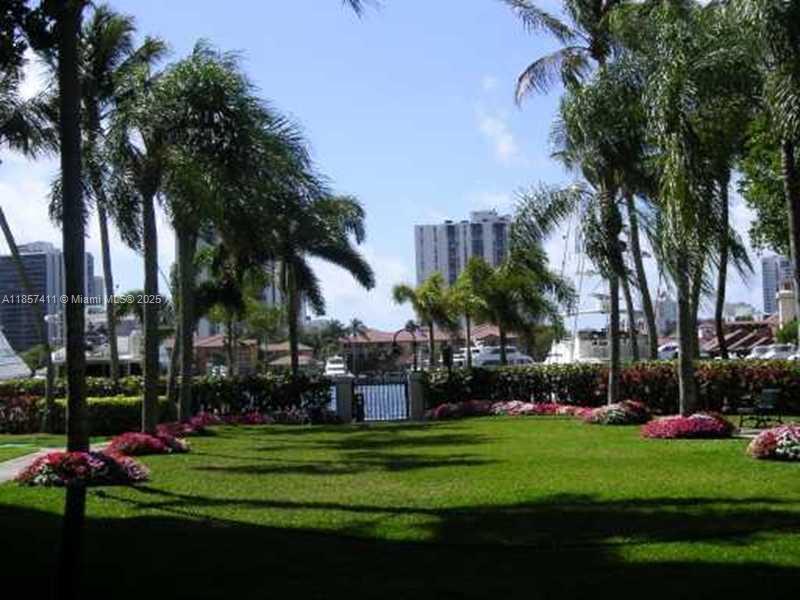 HARBOR TWS AT THE WATERWAY - Residential