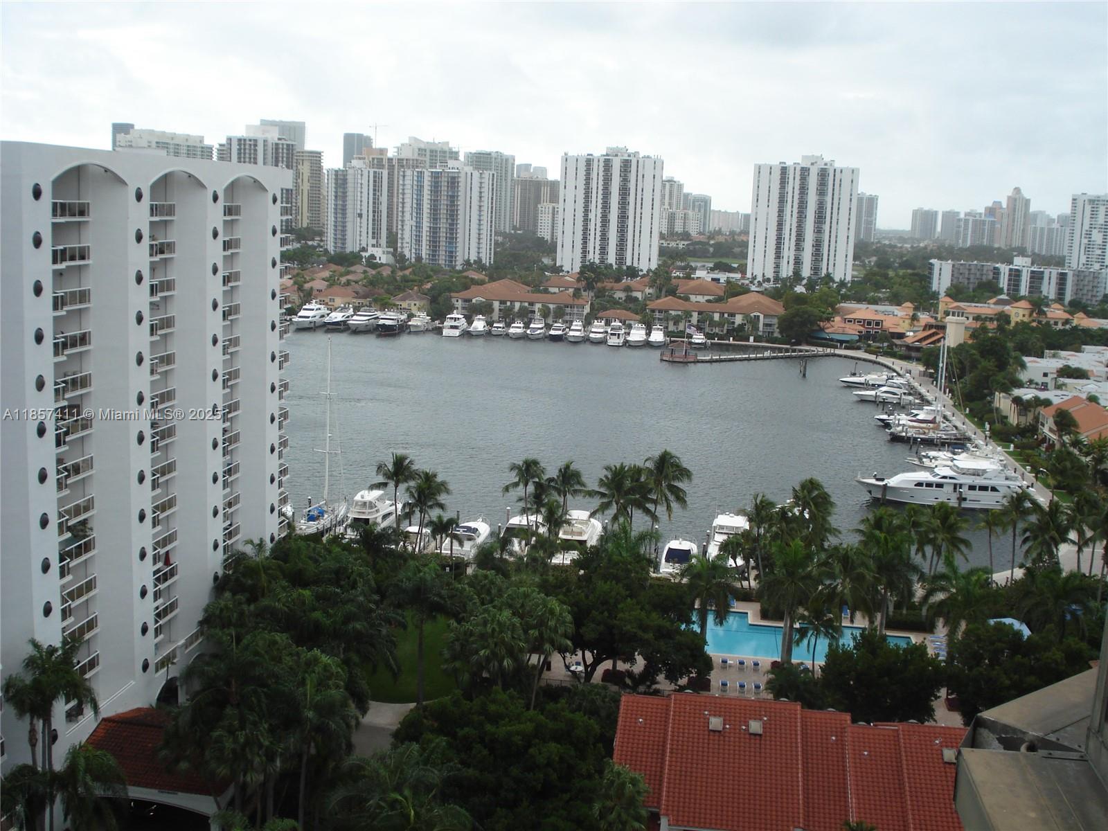 HARBOR TWS AT THE WATERWAY - Residential