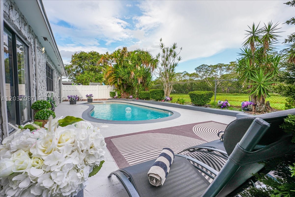 SUNRISE GOLF VILLAGE SEC - Residential