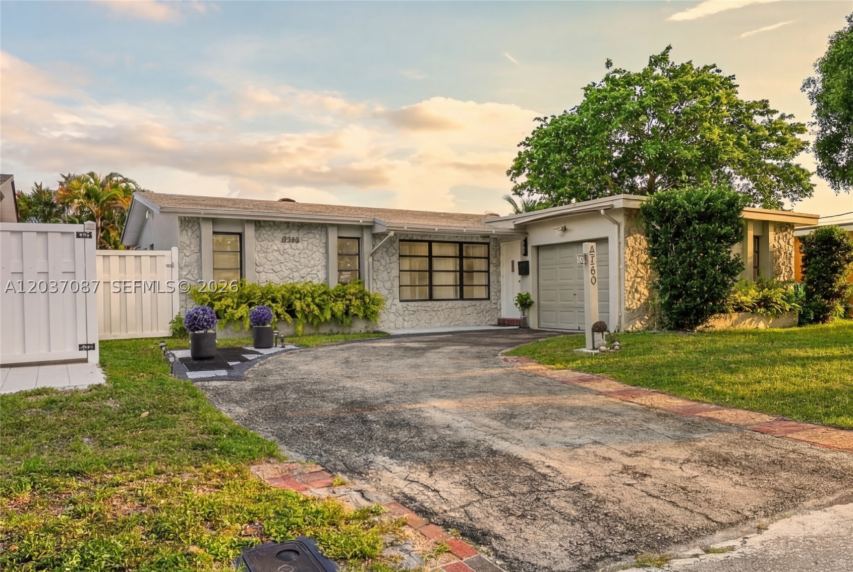 SUNRISE GOLF VILLAGE SEC - Residential