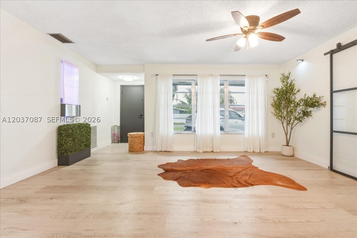 SUNRISE GOLF VILLAGE SEC - Residential