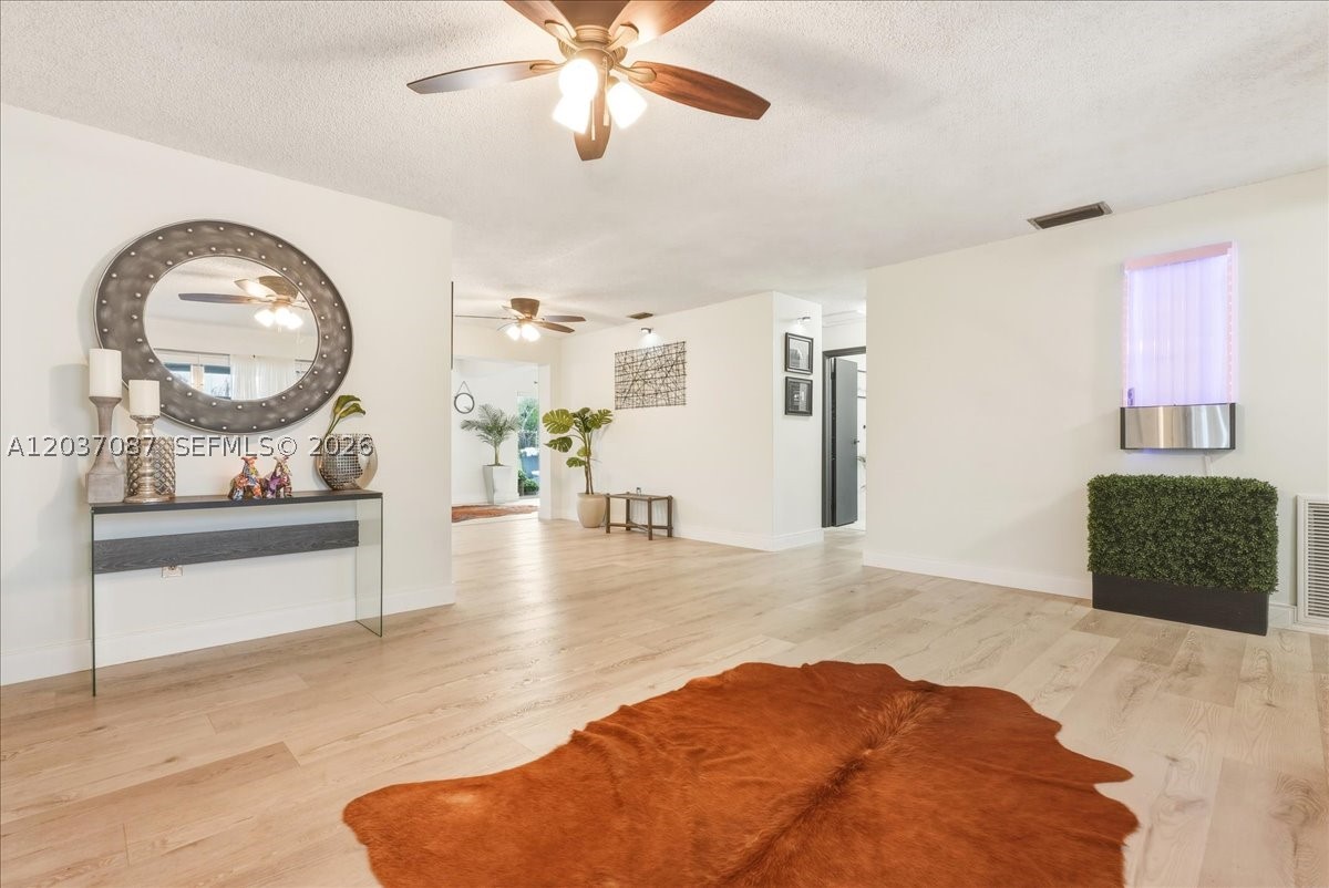 SUNRISE GOLF VILLAGE SEC - Residential