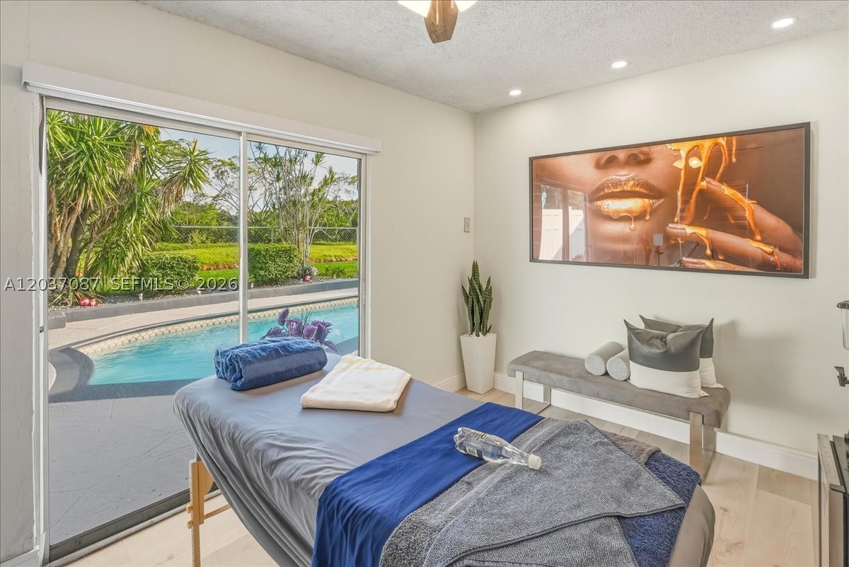SUNRISE GOLF VILLAGE SEC - Residential