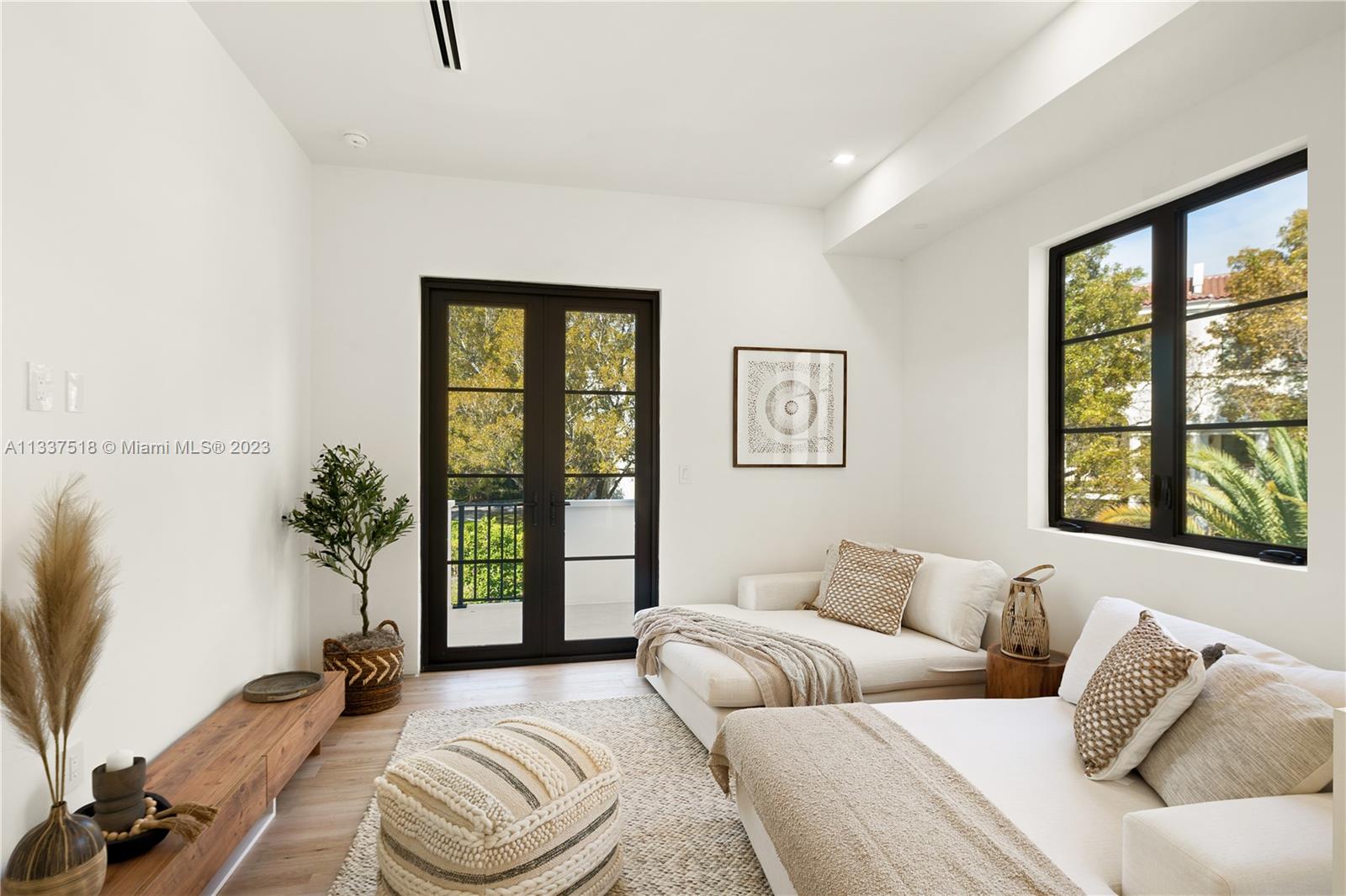 CORAL GABLES BILTMORE SEC - Residential