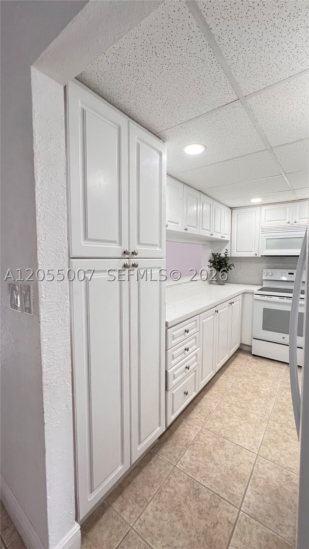 MANGO HILL CONDO XIX PH I - Residential Lease