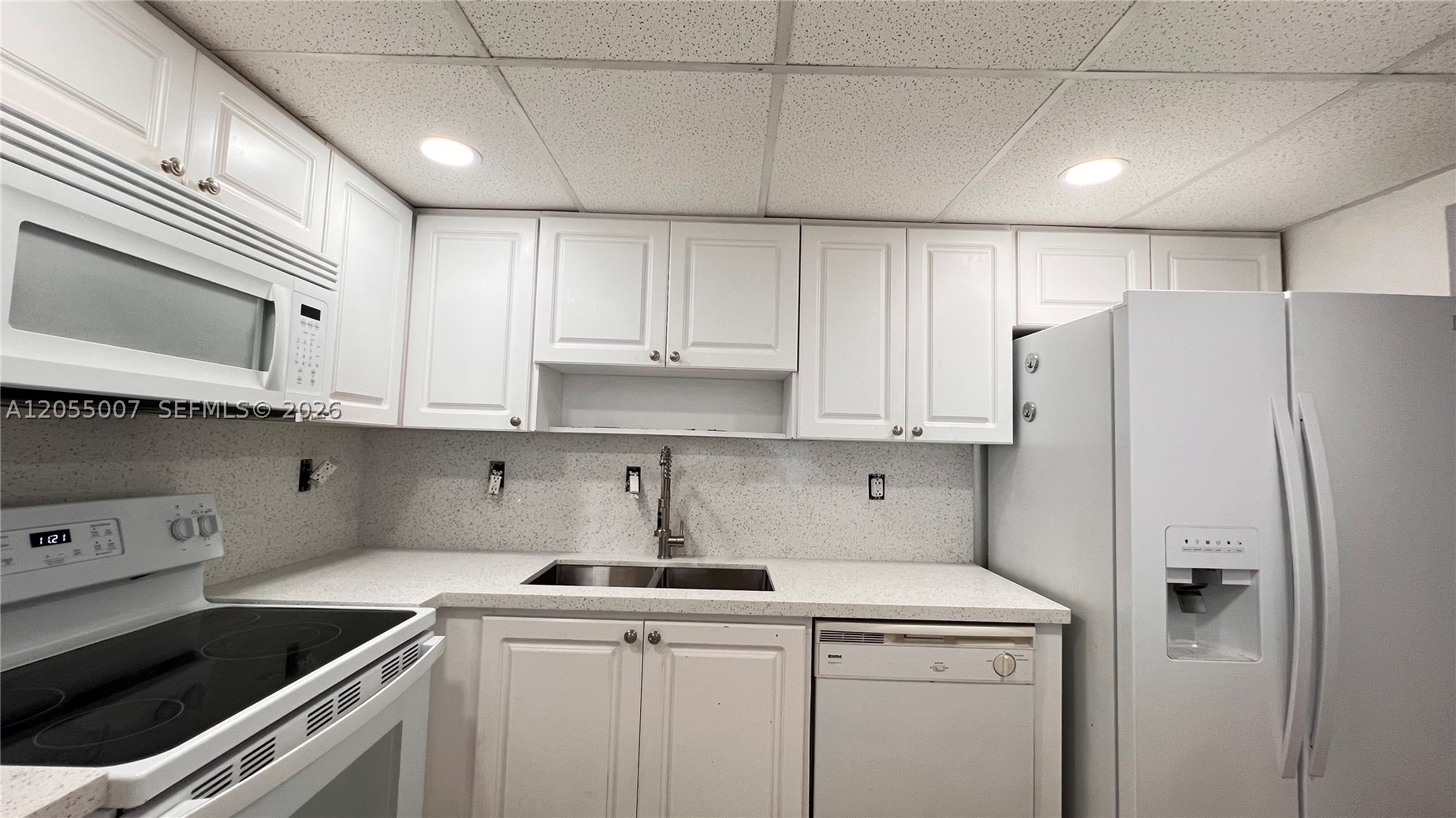 MANGO HILL CONDO XIX PH I - Residential Lease