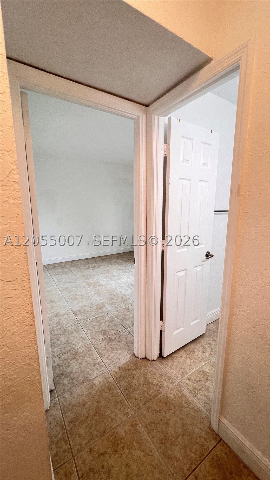MANGO HILL CONDO XIX PH I - Residential Lease
