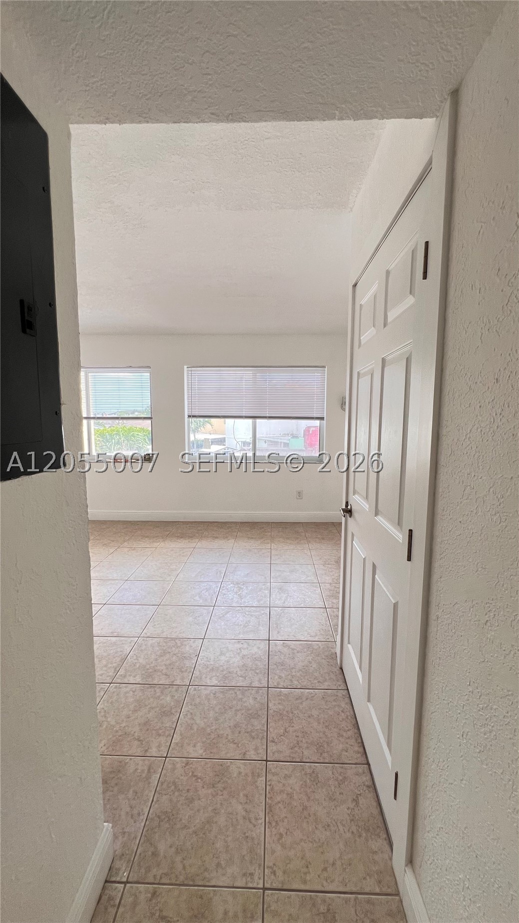 MANGO HILL CONDO XIX PH I - Residential Lease