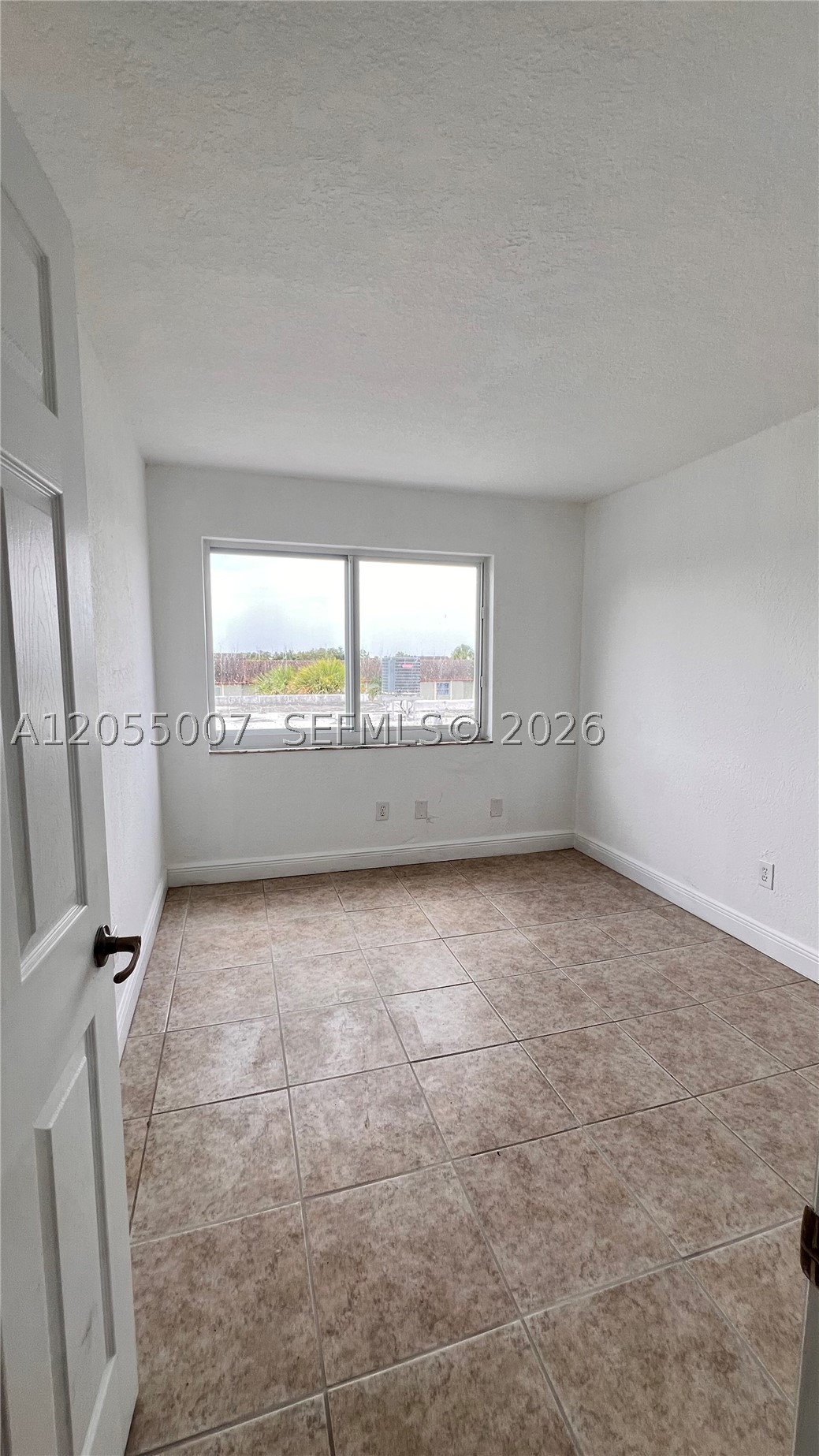MANGO HILL CONDO XIX PH I - Residential Lease