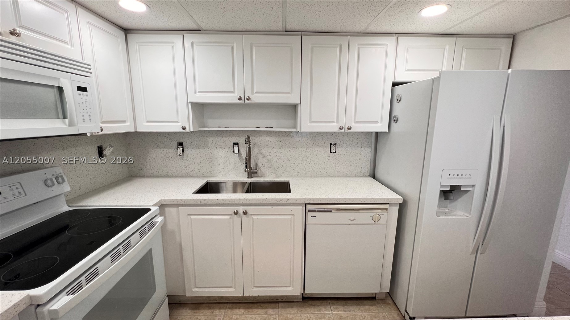 MANGO HILL CONDO XIX PH I - Residential Lease