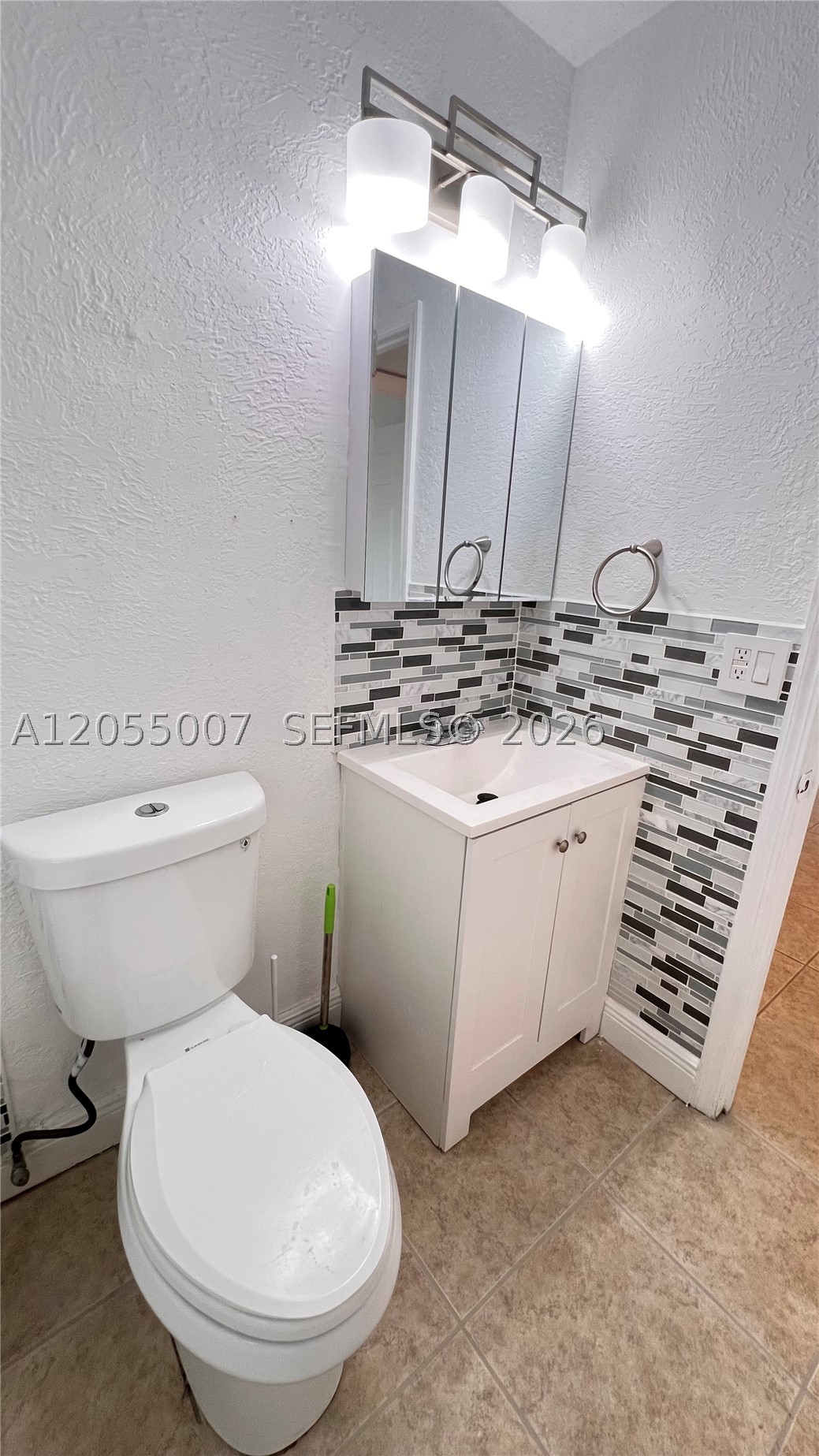 MANGO HILL CONDO XIX PH I - Residential Lease