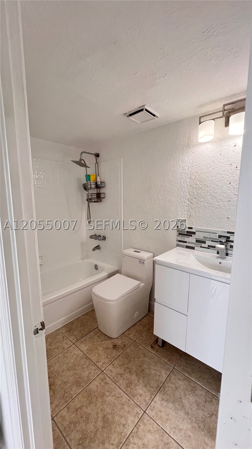 MANGO HILL CONDO XIX PH I - Residential Lease