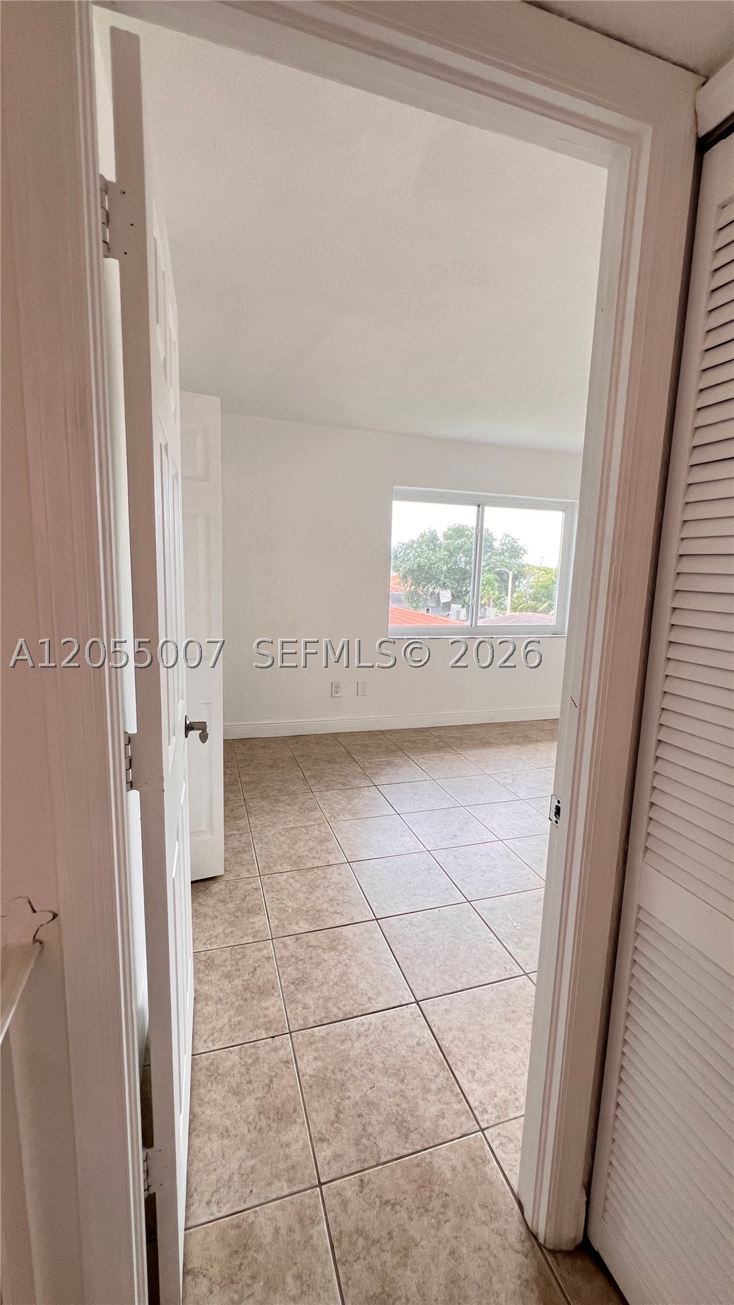 MANGO HILL CONDO XIX PH I - Residential Lease