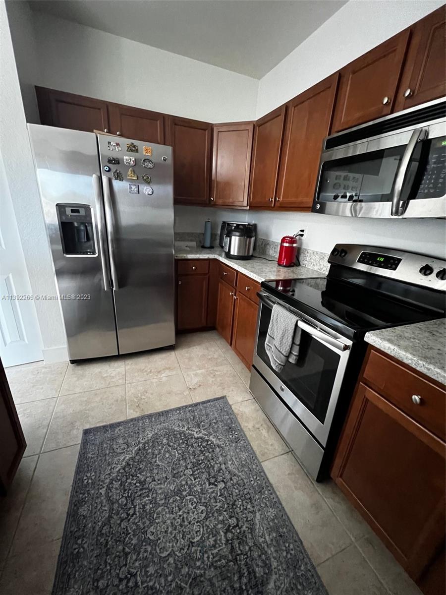 MARTINIQUE AT OASIS REPLA - Residential Lease