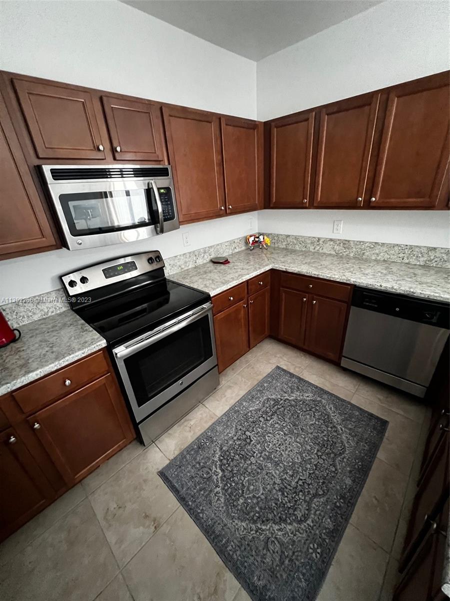 MARTINIQUE AT OASIS REPLA - Residential Lease