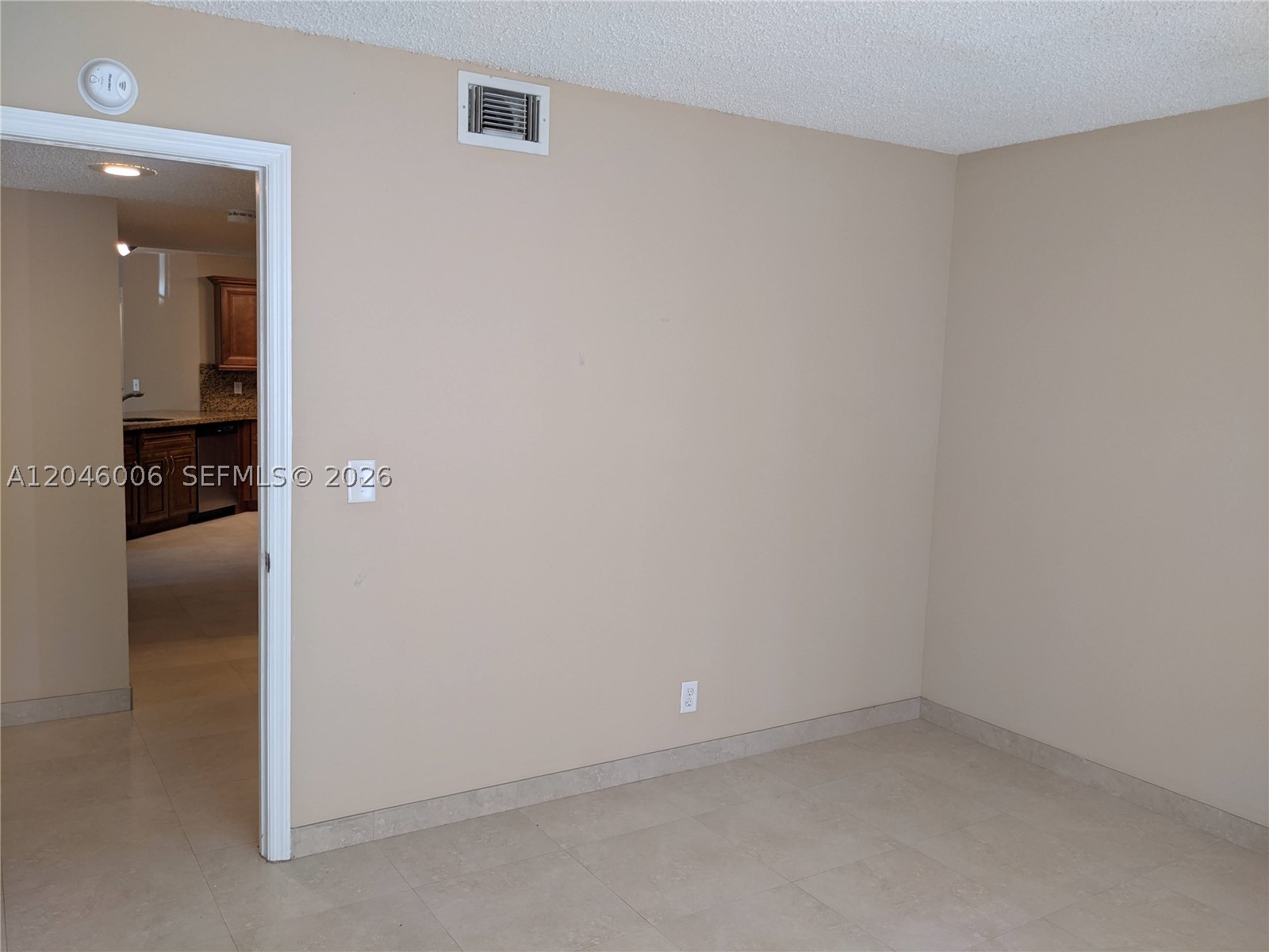 WINDWARD LAKES CONDO - Residential