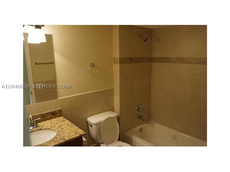 WINDWARD LAKES CONDO - Residential