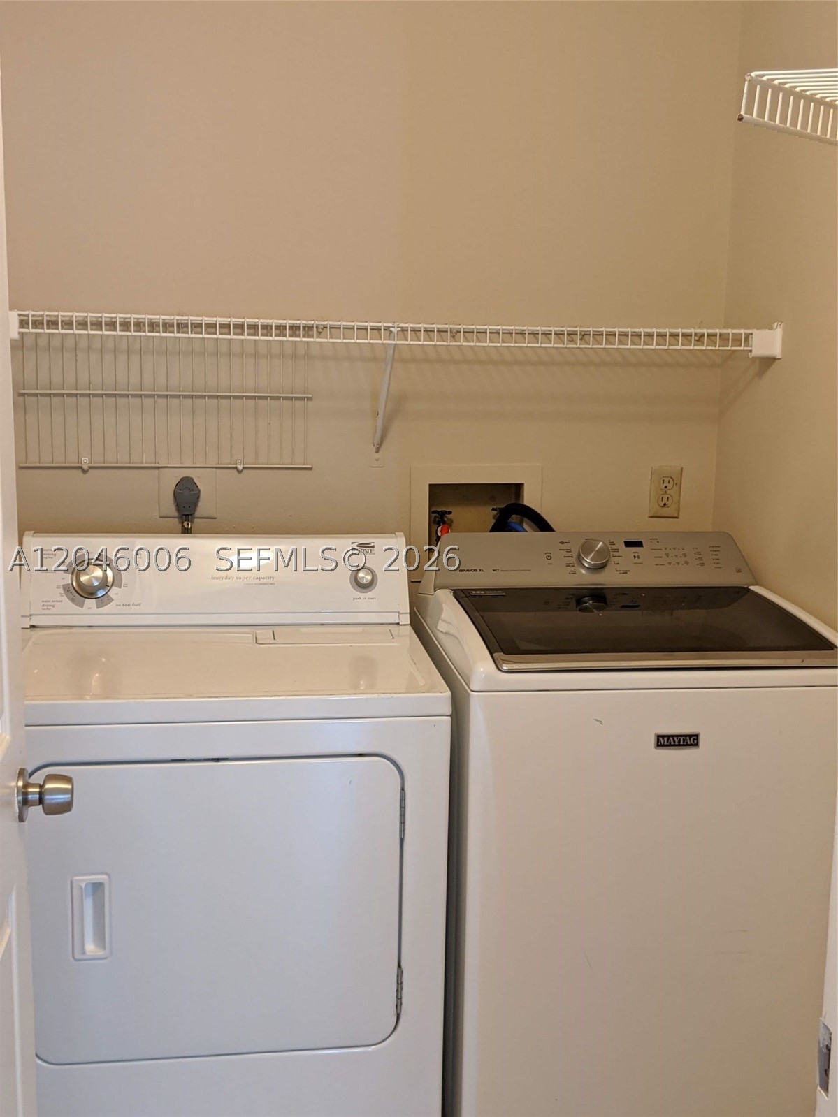 WINDWARD LAKES CONDO - Residential