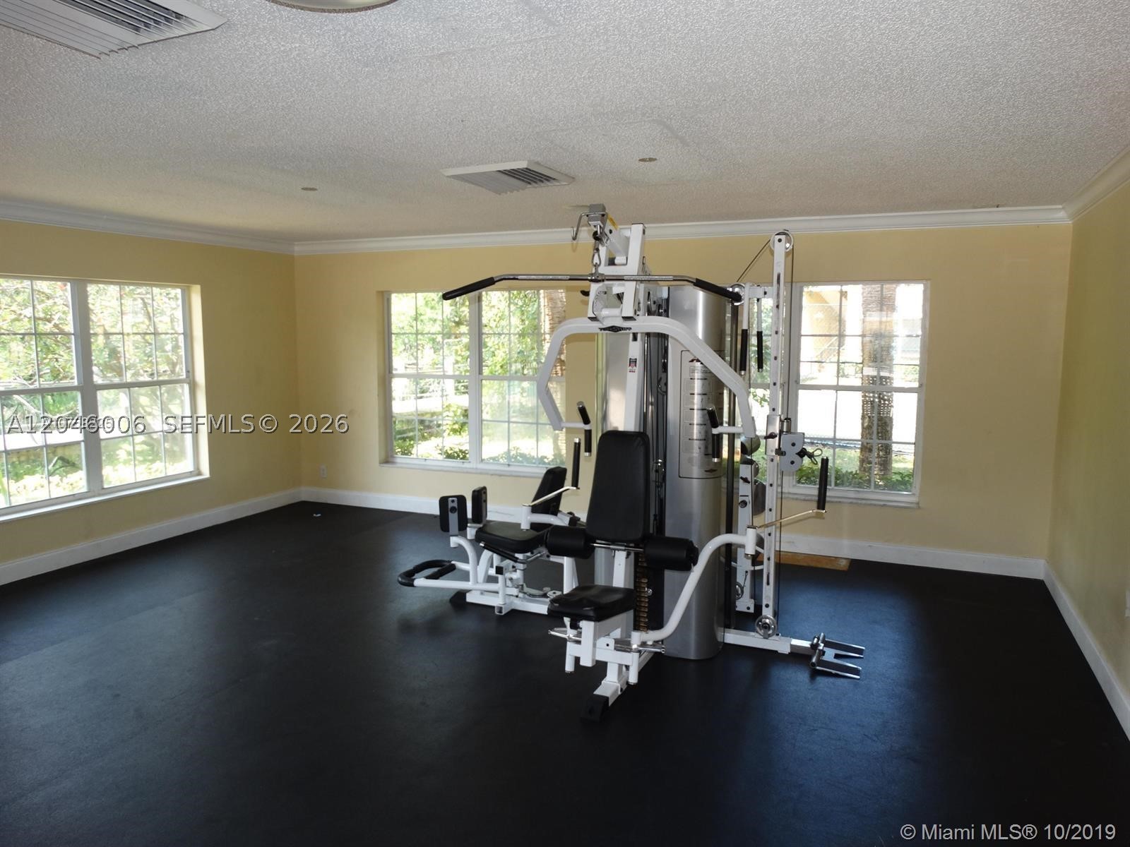 WINDWARD LAKES CONDO - Residential