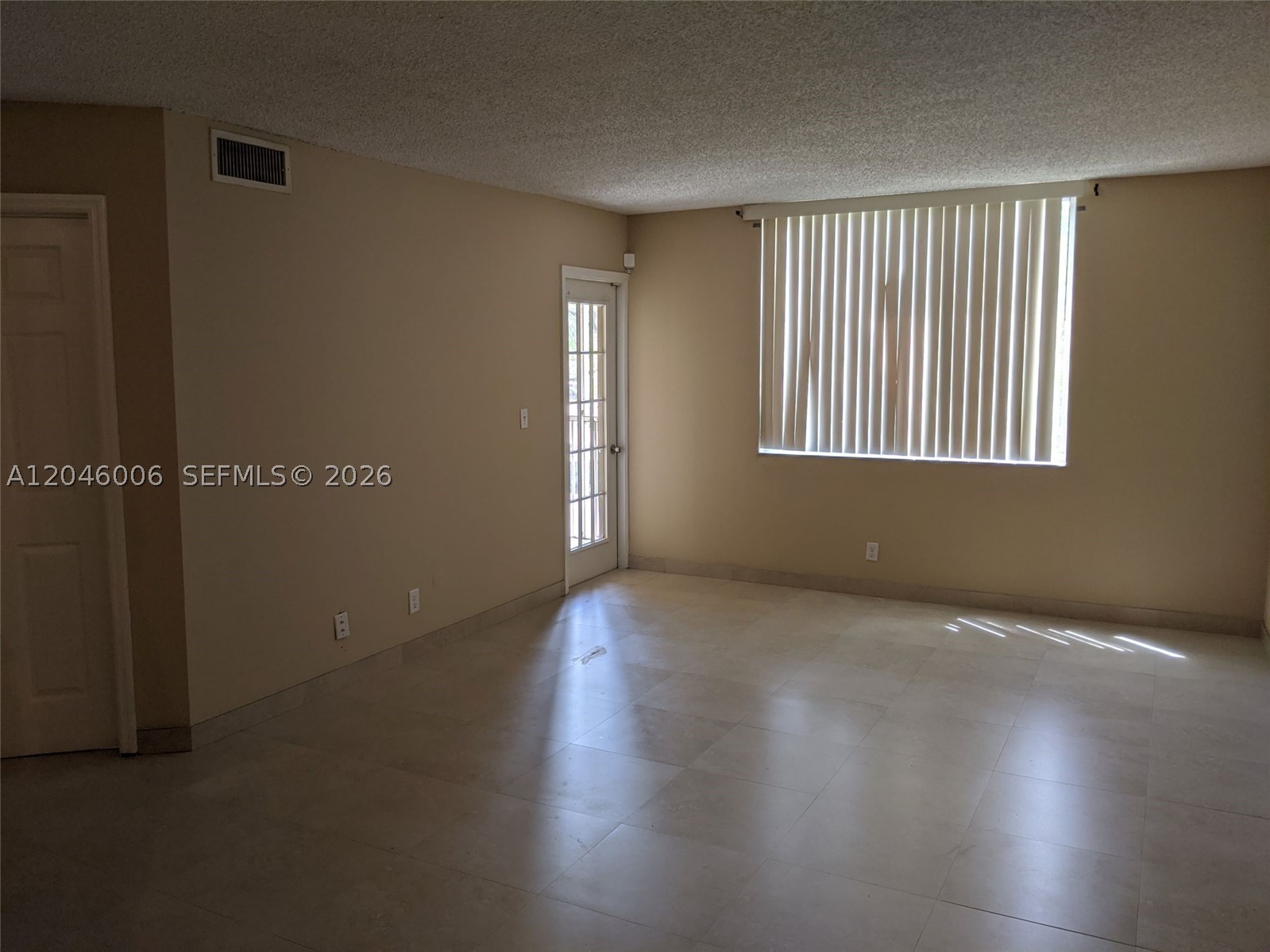 WINDWARD LAKES CONDO - Residential