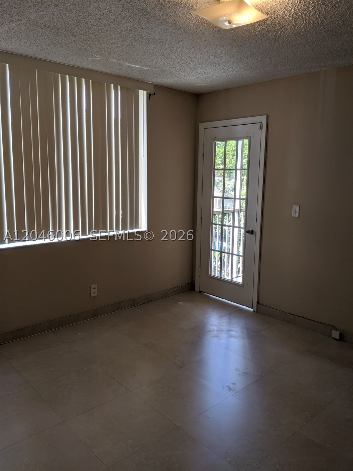 WINDWARD LAKES CONDO - Residential