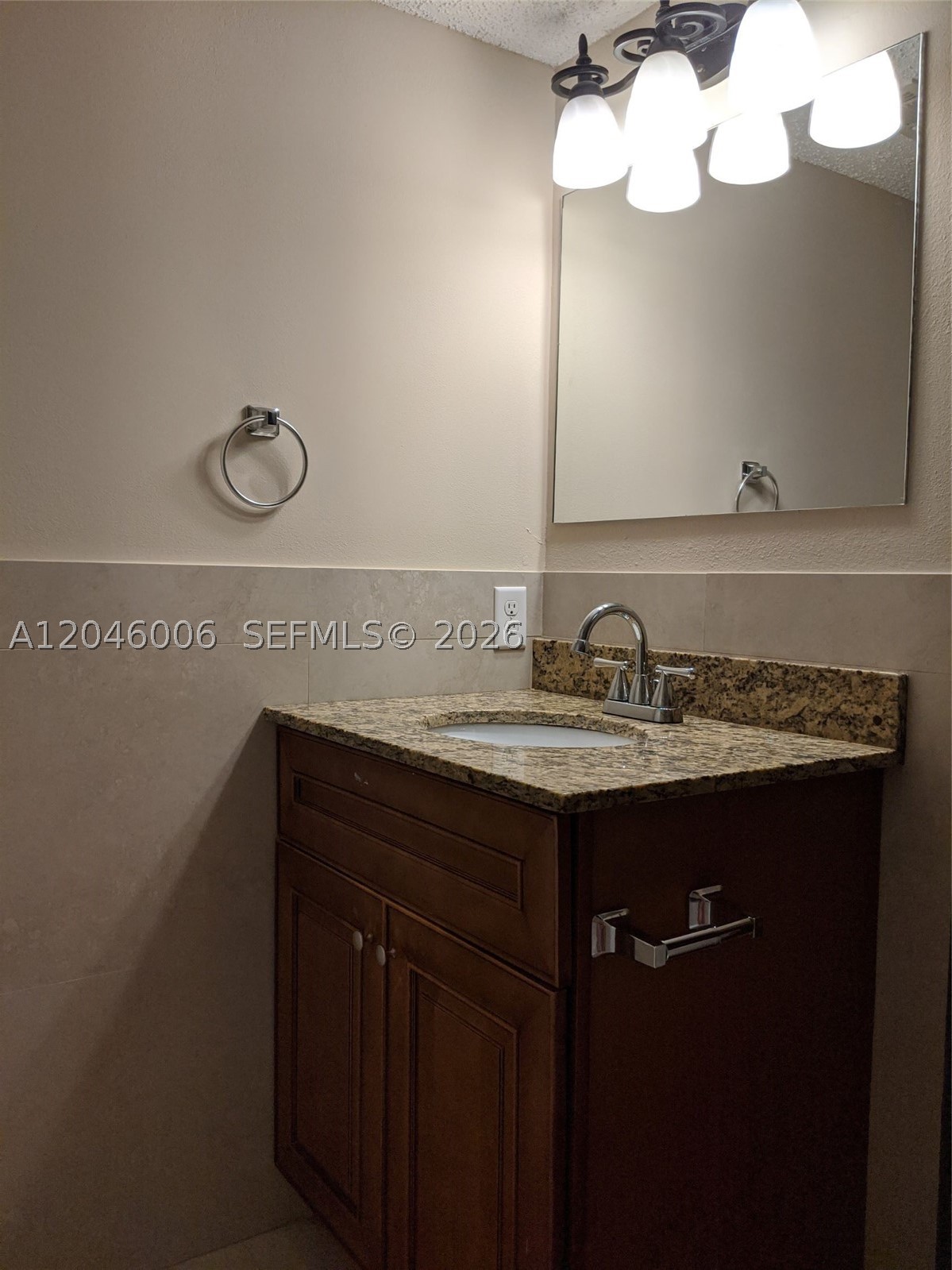 WINDWARD LAKES CONDO - Residential