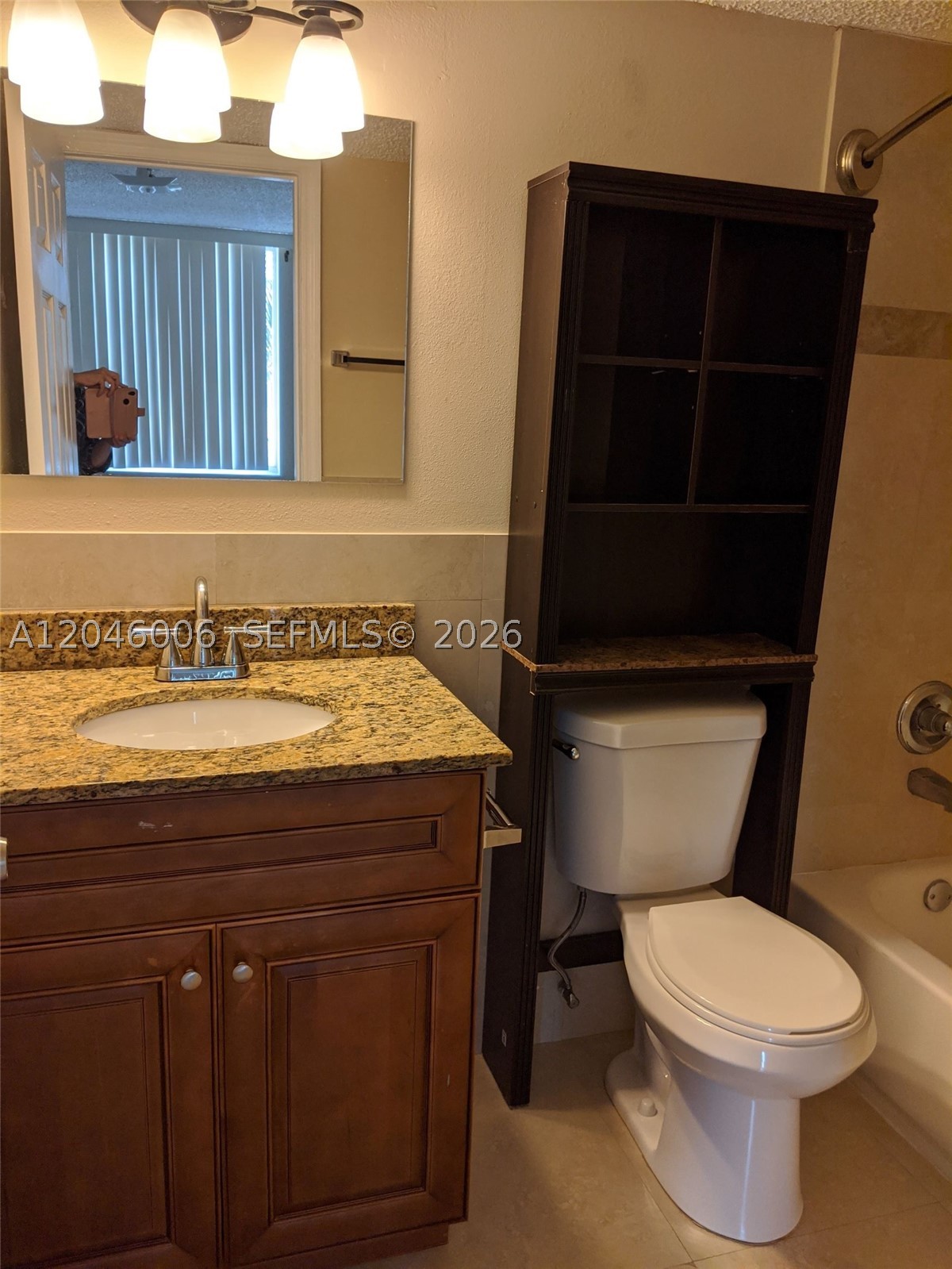 WINDWARD LAKES CONDO - Residential