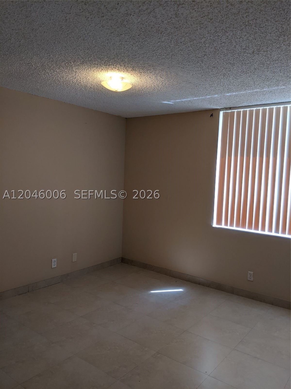 WINDWARD LAKES CONDO - Residential