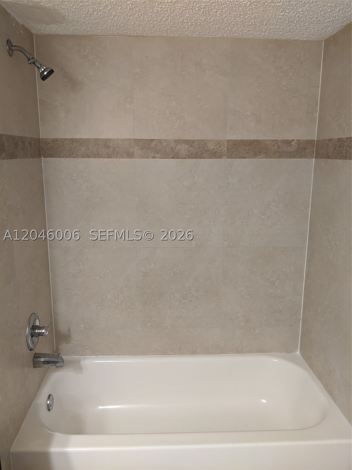 WINDWARD LAKES CONDO - Residential
