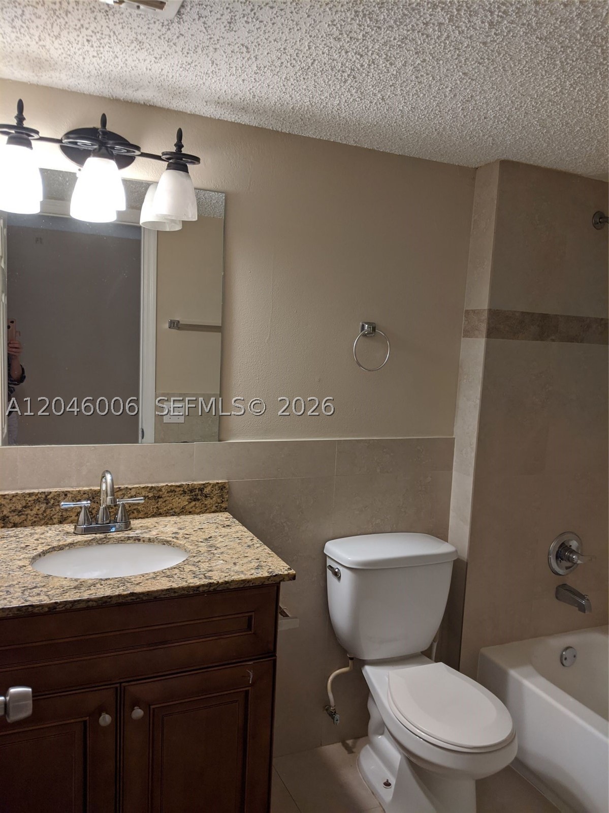WINDWARD LAKES CONDO - Residential