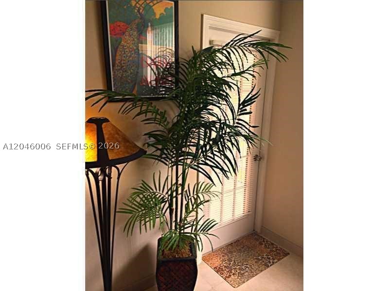 WINDWARD LAKES CONDO - Residential