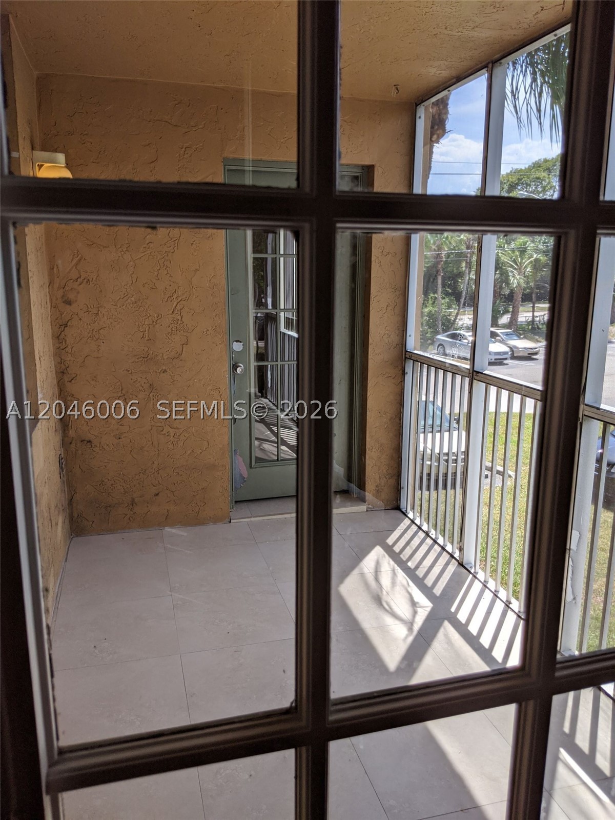 WINDWARD LAKES CONDO - Residential