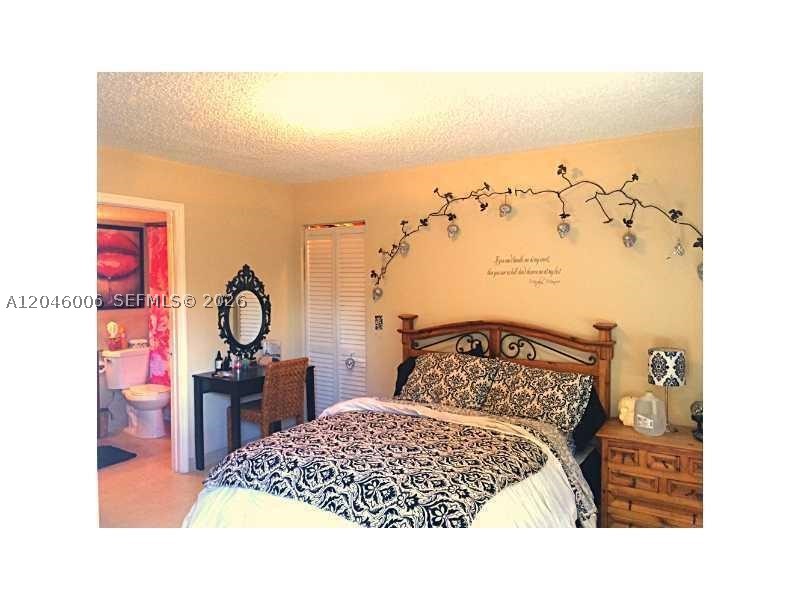WINDWARD LAKES CONDO - Residential