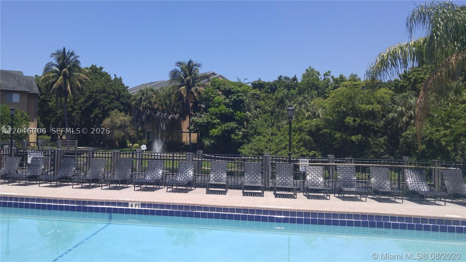 WINDWARD LAKES CONDO - Residential