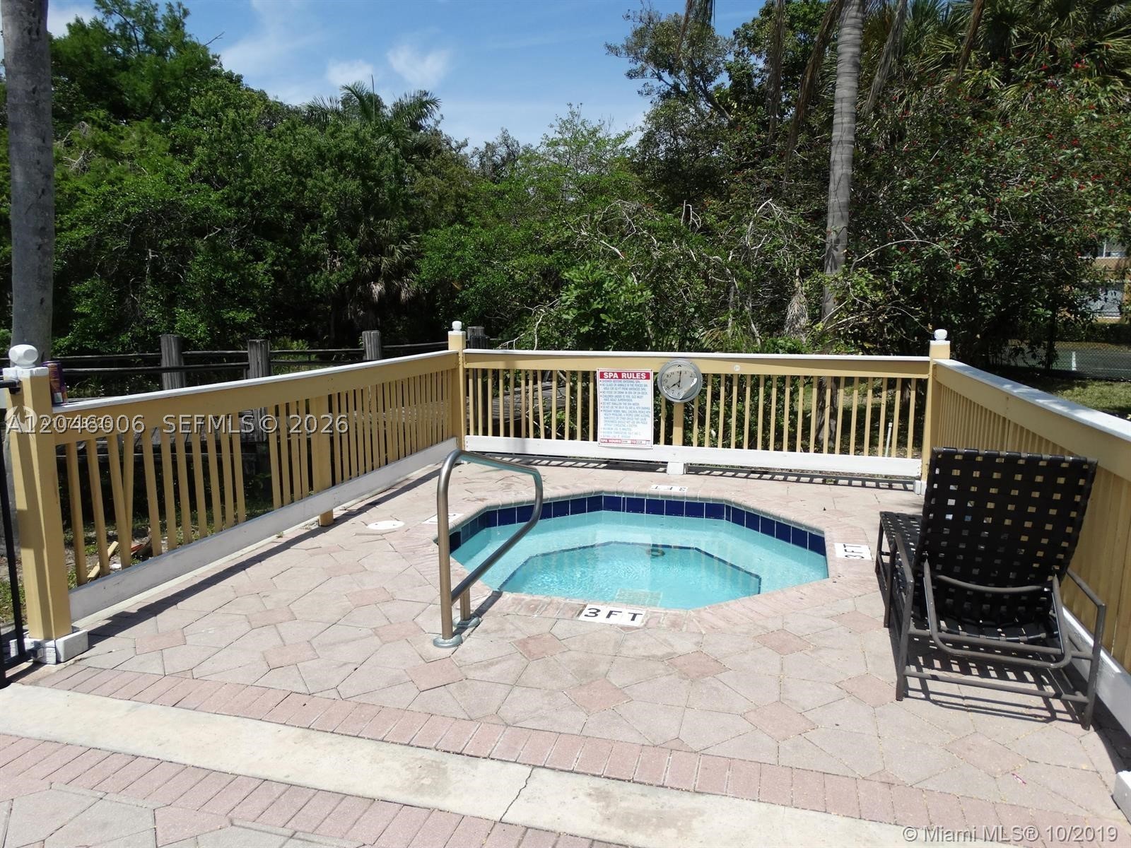 WINDWARD LAKES CONDO - Residential