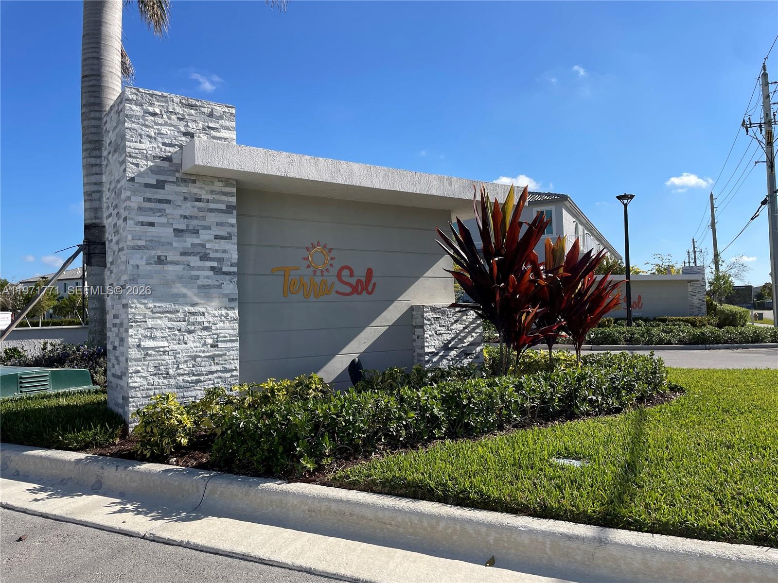 MIAMI LAND AND DEVELOPMEN - Residential Lease