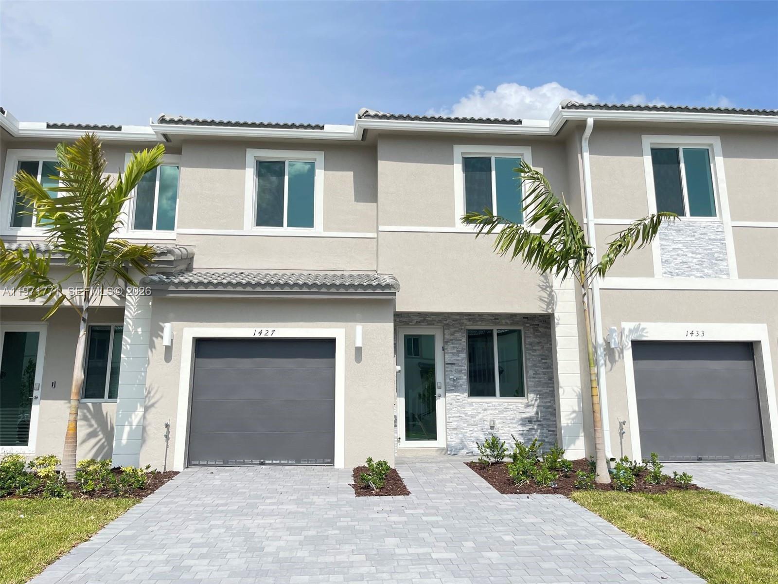 MIAMI LAND AND DEVELOPMEN - Residential Lease