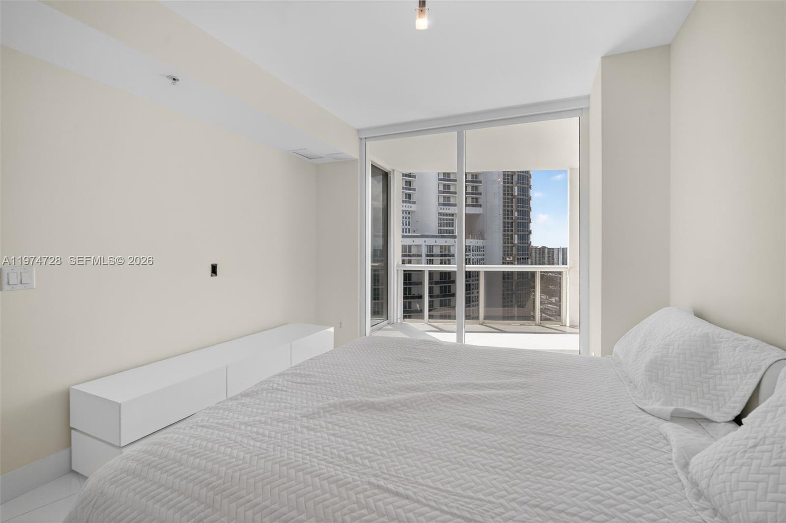 TRUMP ROYALE CONDO - Residential