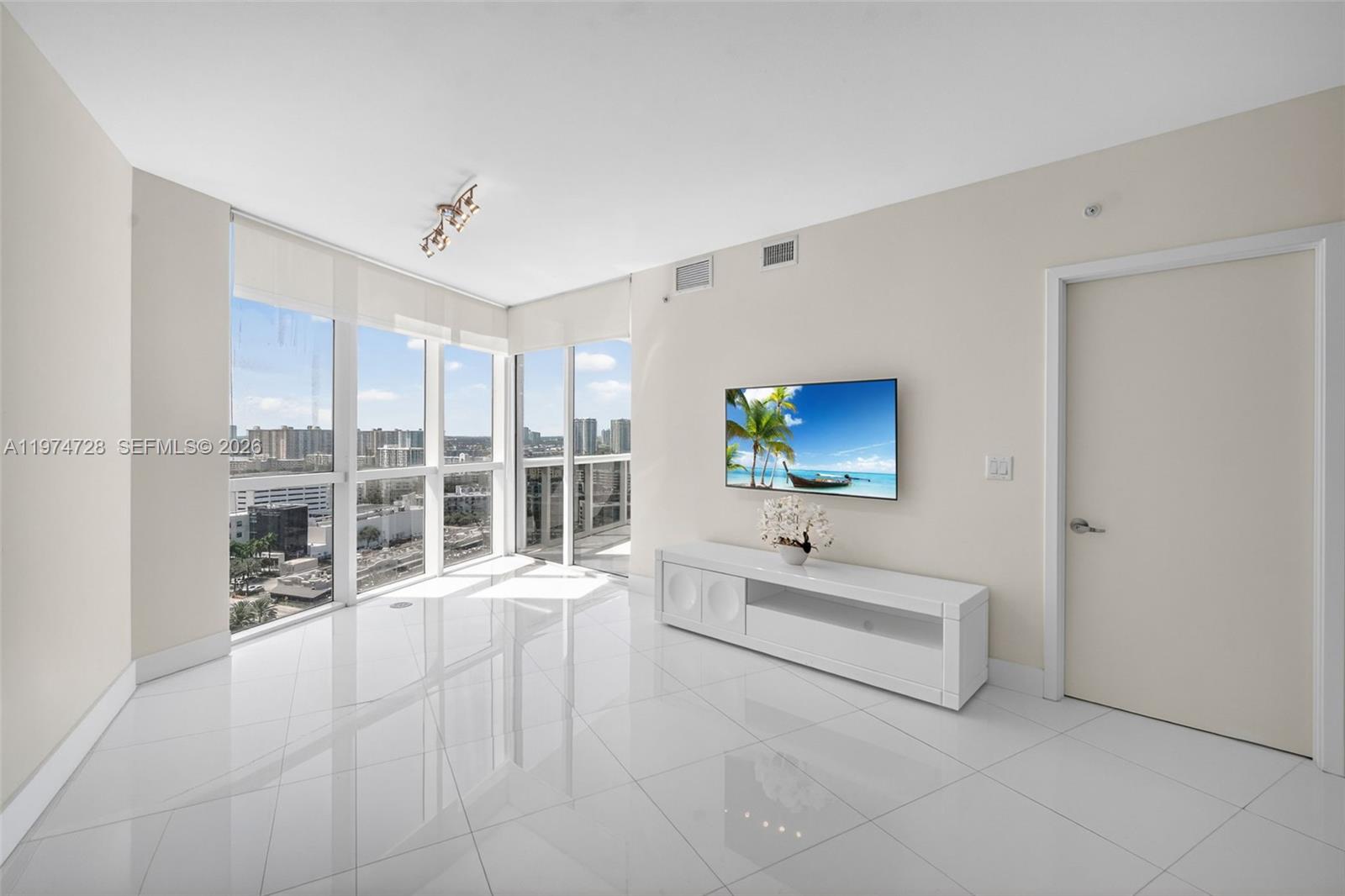 TRUMP ROYALE CONDO - Residential