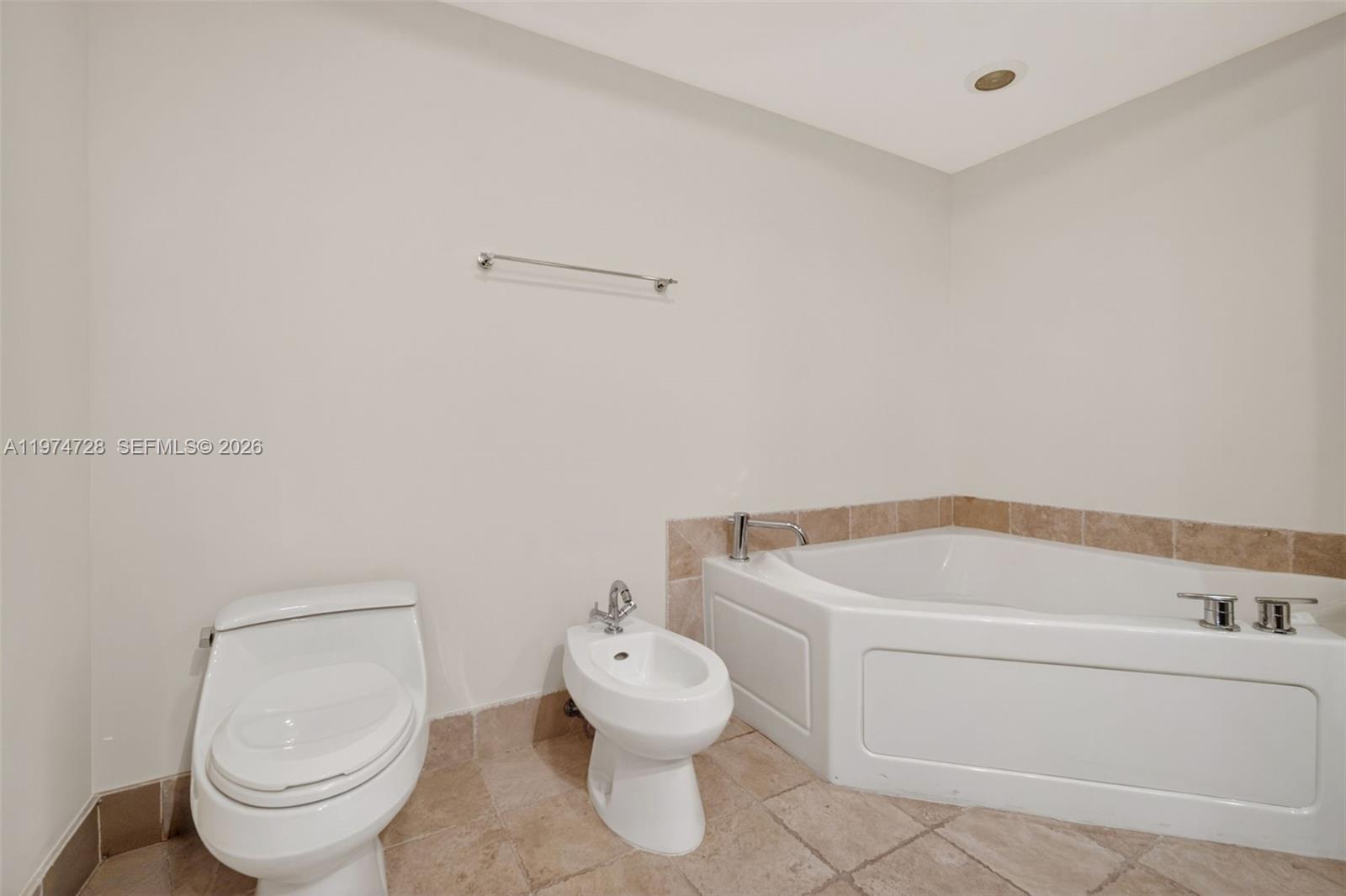 TRUMP ROYALE CONDO - Residential