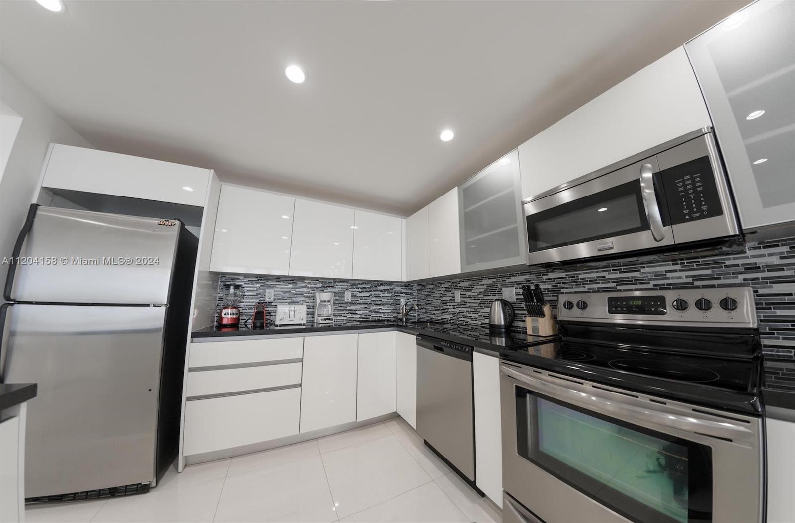 THE PAVILION CONDO - Residential Lease