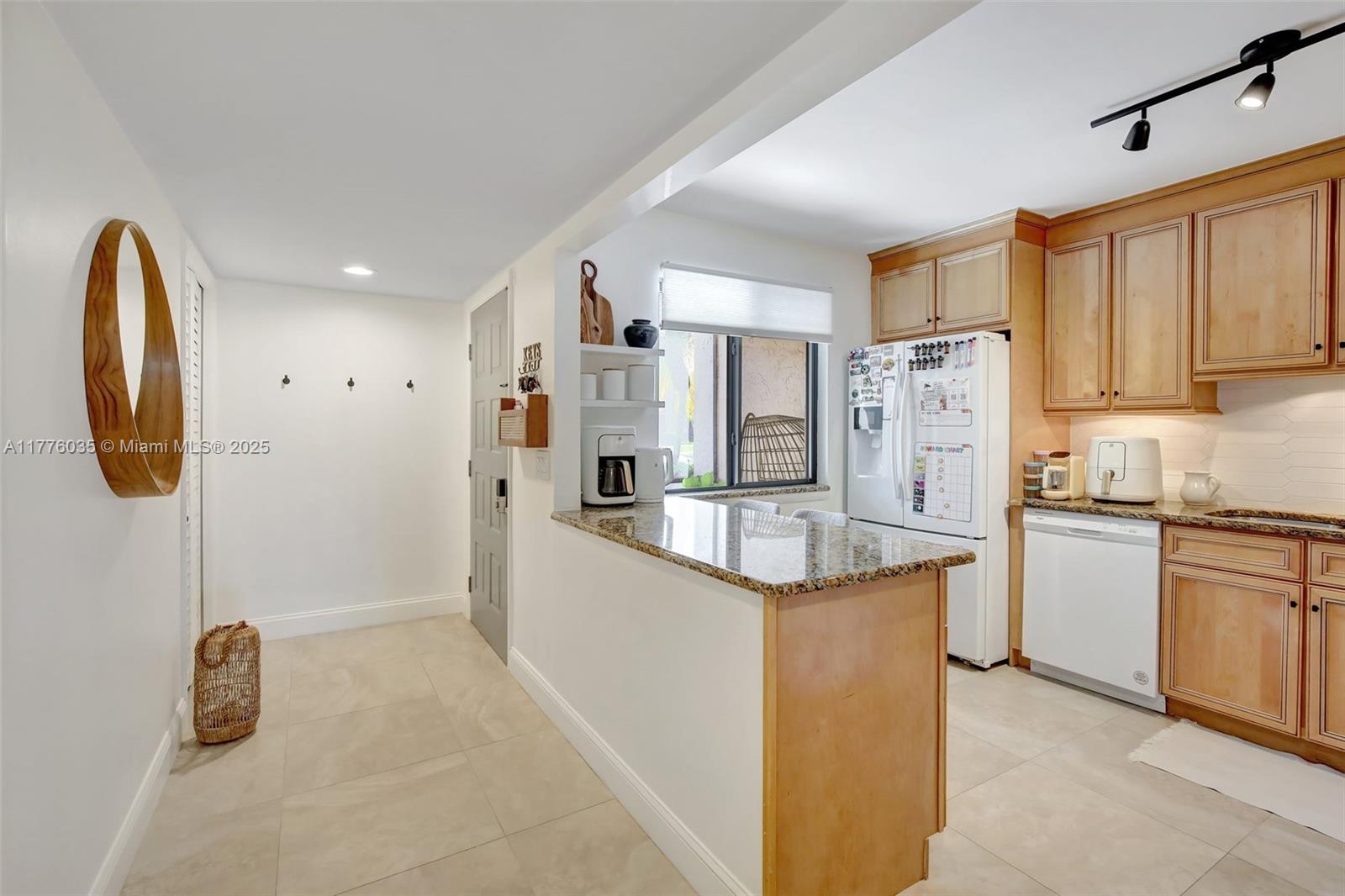 GARDENS AT BONAVENTURE 11 - Residential Lease