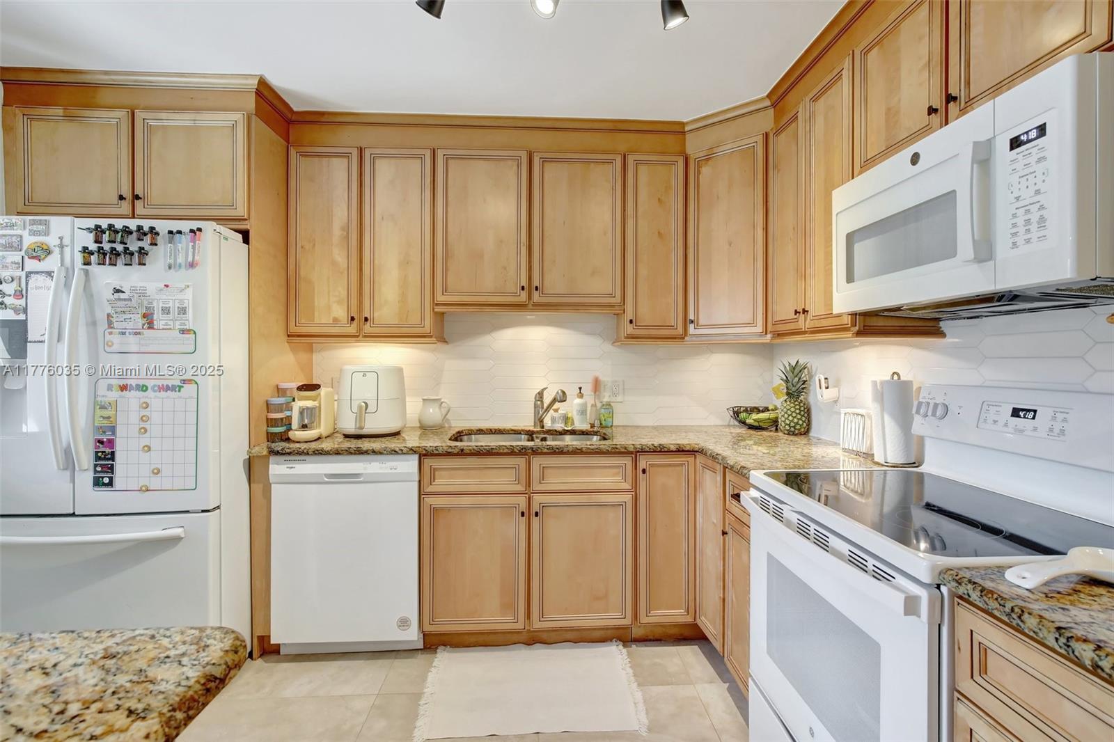 GARDENS AT BONAVENTURE 11 - Residential Lease