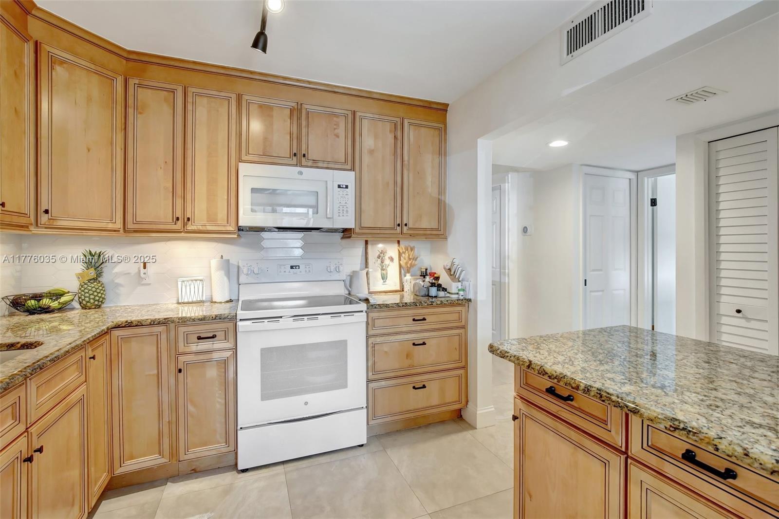 GARDENS AT BONAVENTURE 11 - Residential Lease