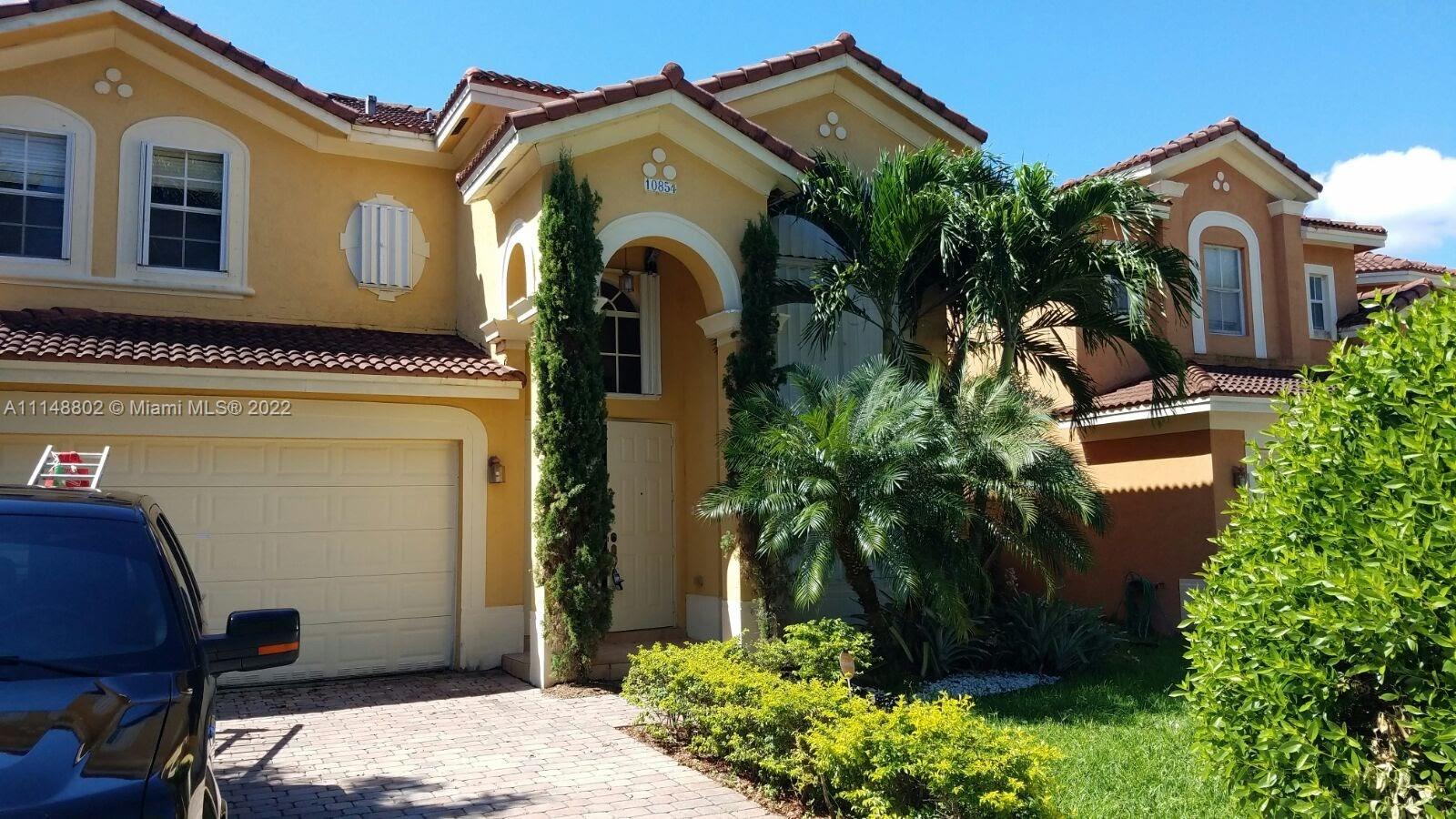 Beautiful single family home. 5 bedrooms and 3 baths. Nice area. Great opportunity!