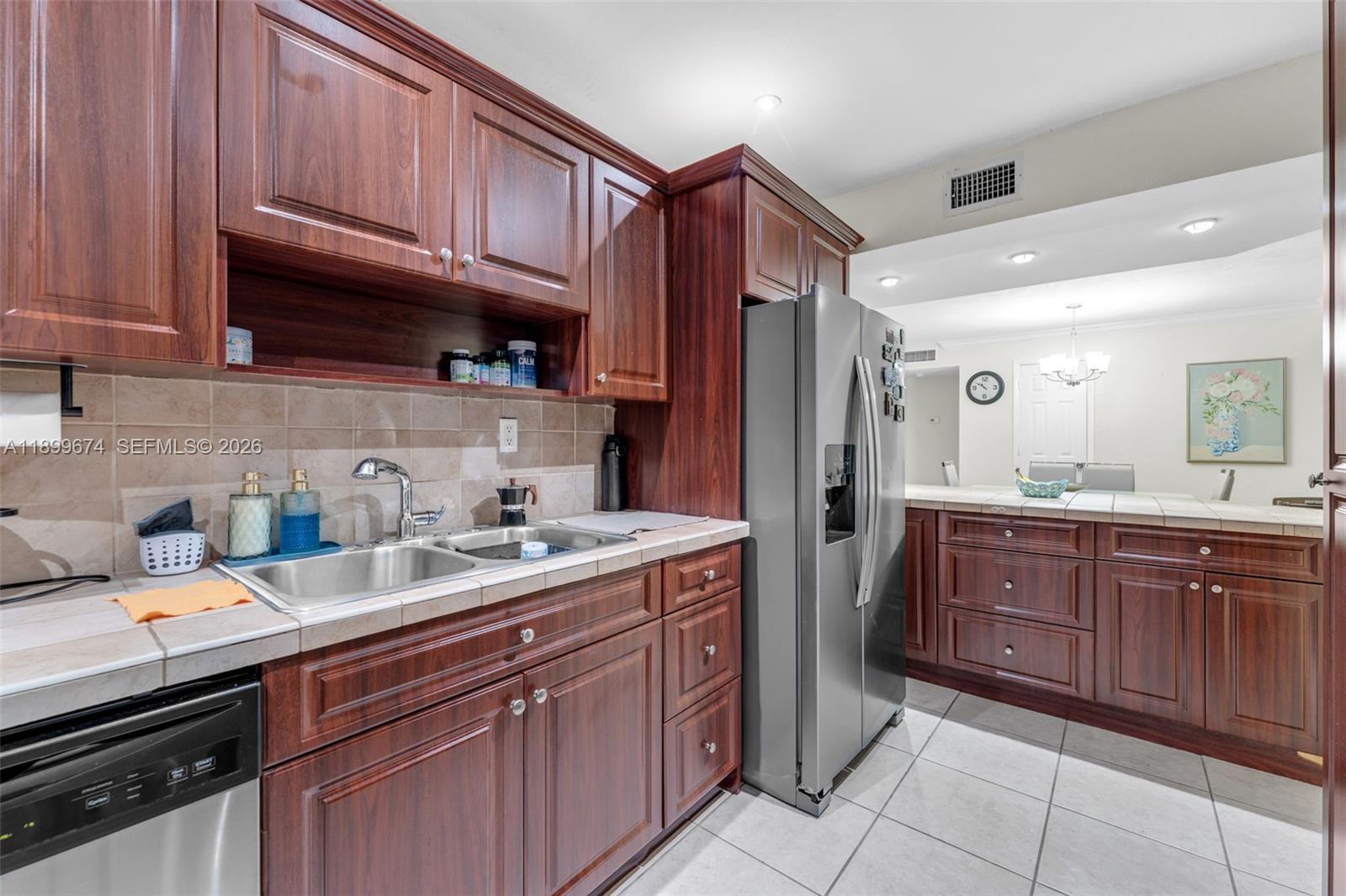 SUNSET PALMS EAST CONDO - Residential