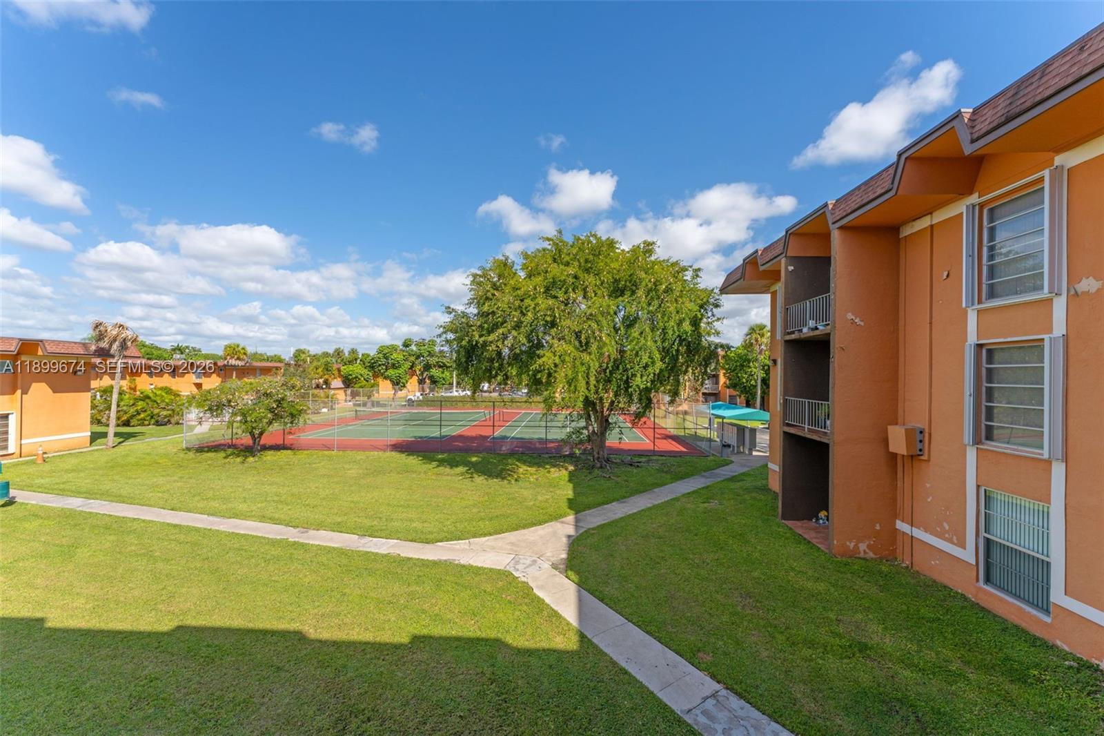 SUNSET PALMS EAST CONDO - Residential