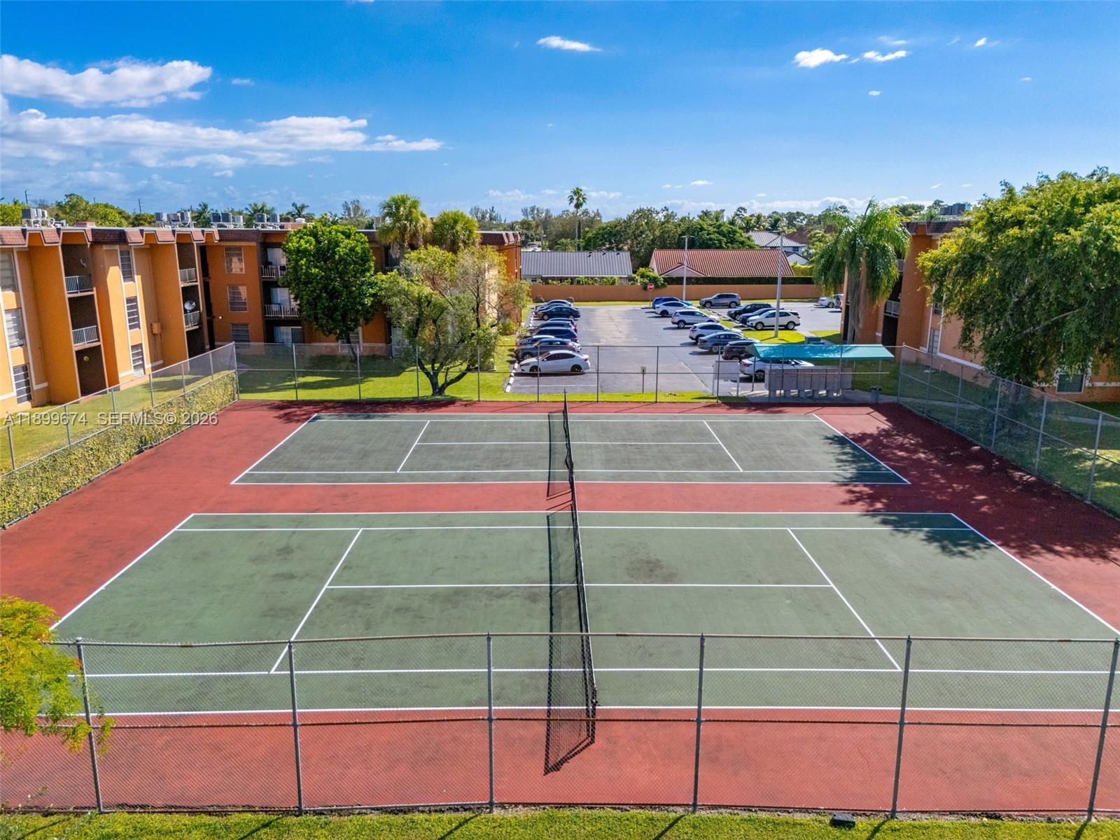 SUNSET PALMS EAST CONDO - Residential
